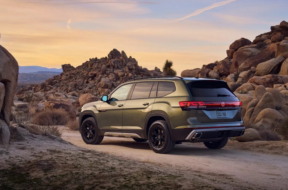    Volkswagen Atlas Peak Edition   
Volkswagen