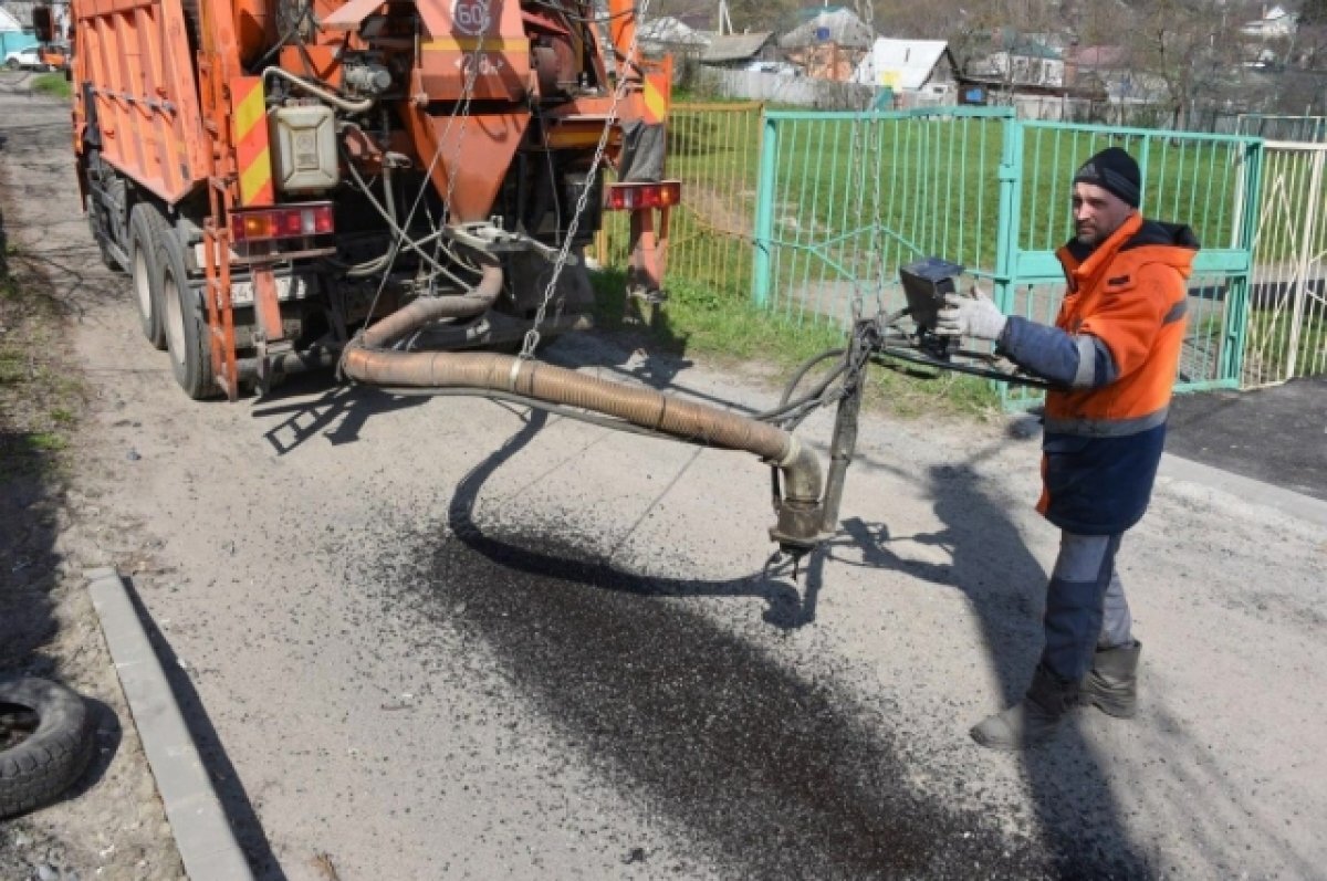 В Белгороде стартовал новый этап устранения ям и выбоин на дорогах | АиФ- Белгород | Дзен