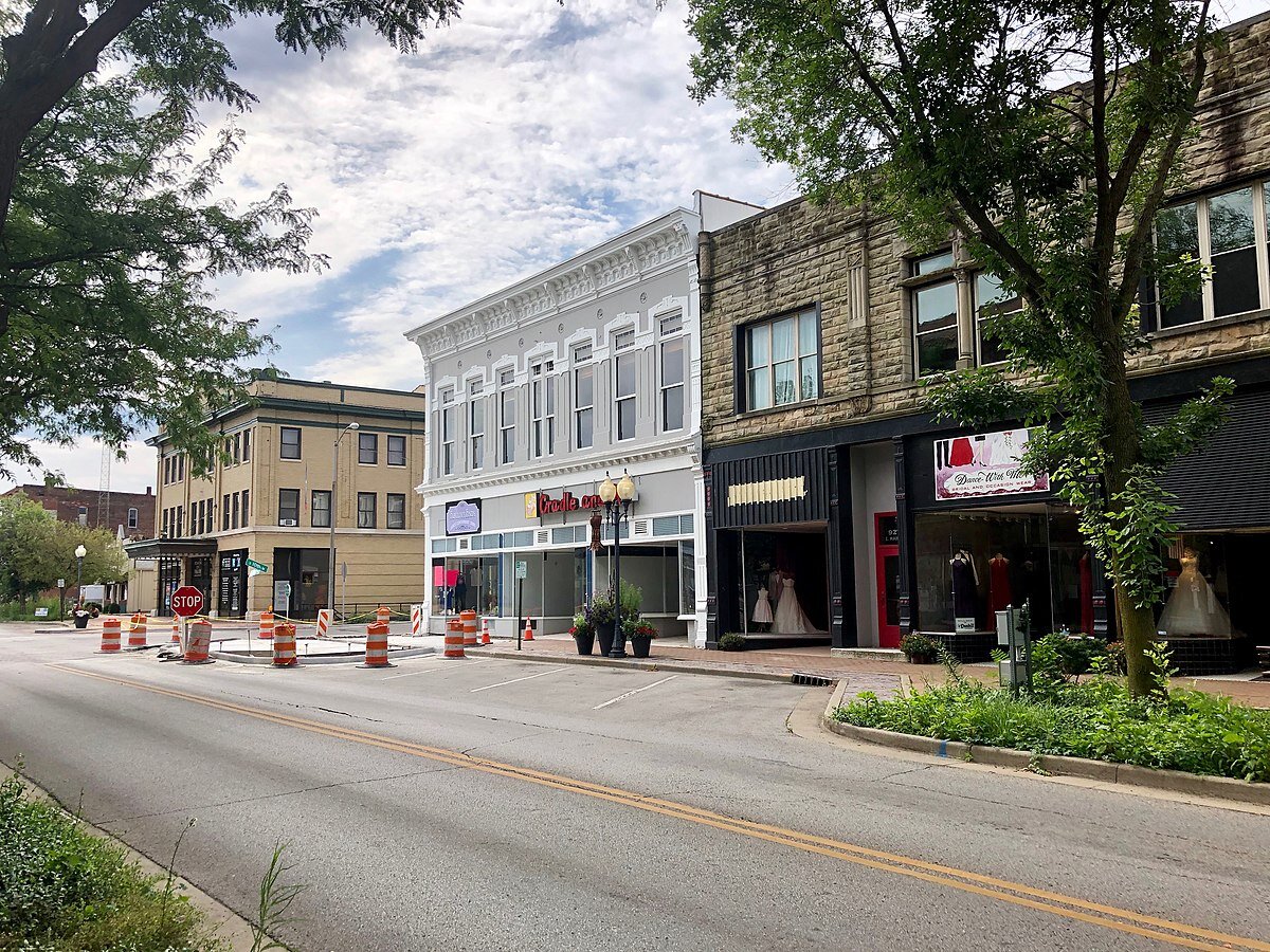Ричмонд Индиана. Индиана штат Richmond. Улицы города Ричмонд США. Город Ричмонд США Калифорния.