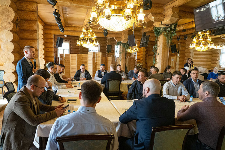    Клуб меценатов: «Мы не просто будем отдавать деньги в помощь нуждающимся, хотя это, безусловно, в приоритете, но еще и делиться опытом, драйвом, новыми возможностями друг с другом»