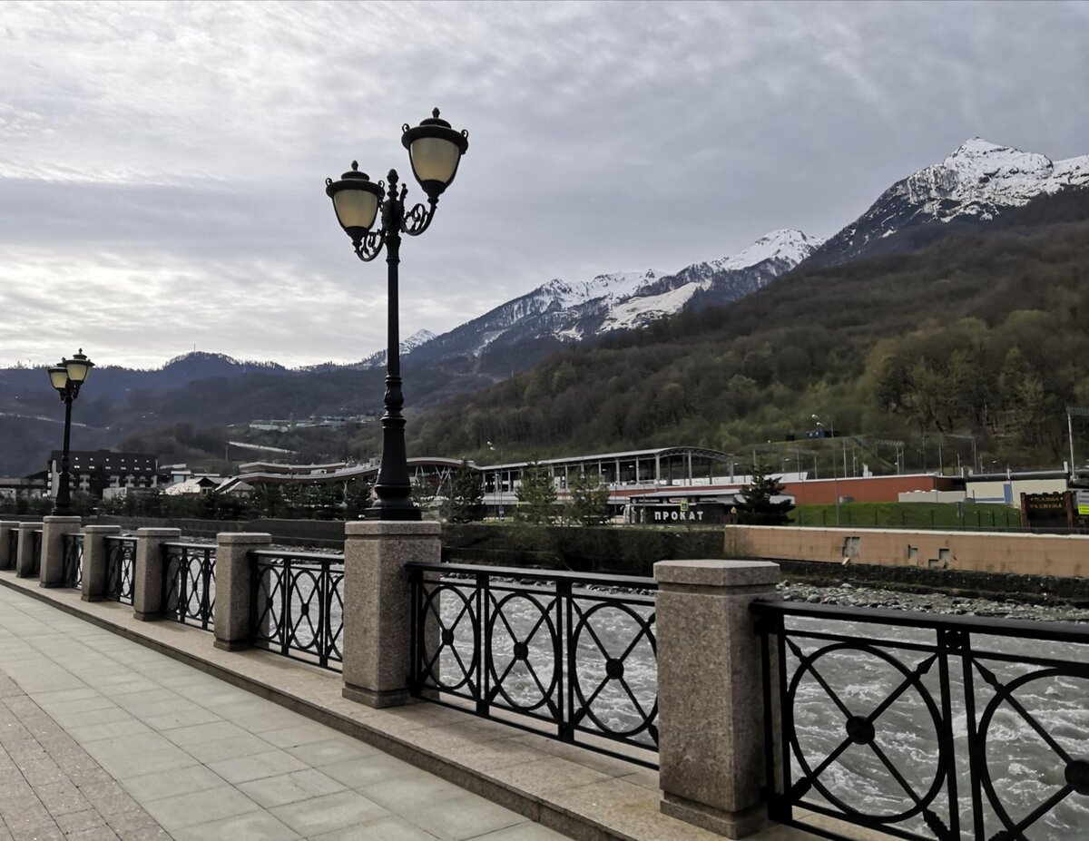 Набережная Роза Хутор, бегал там два года назад