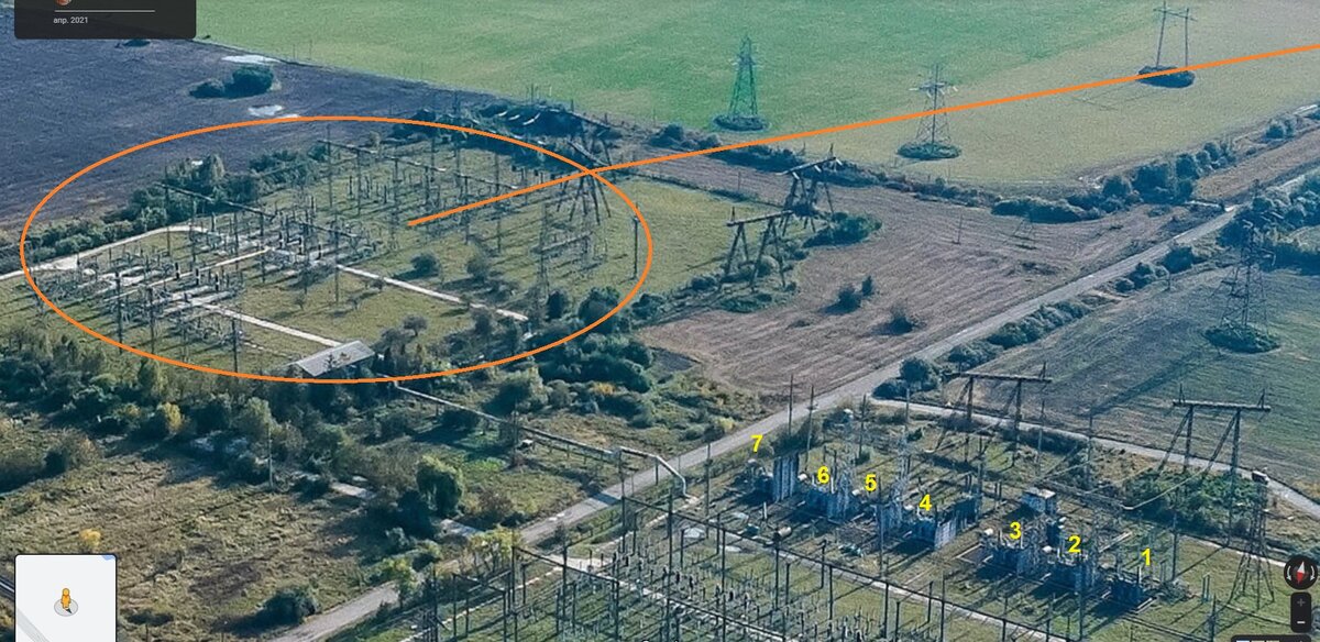 Путь в Европу: жёлтыми номерами обозначены автотрансформаторы 400/220 кВ (две группы по три плюс один резервный), обведено ОРУ 400 кВ, линия показана сама ВЛ 400 кВ