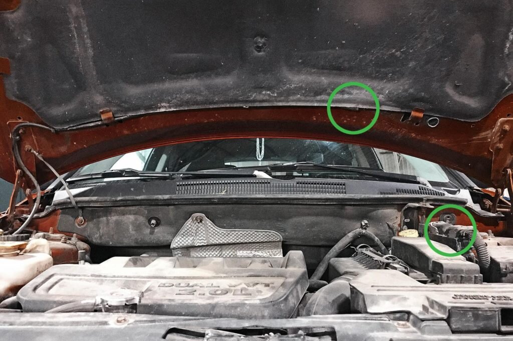 Мозги расположены сбоку от форсунки