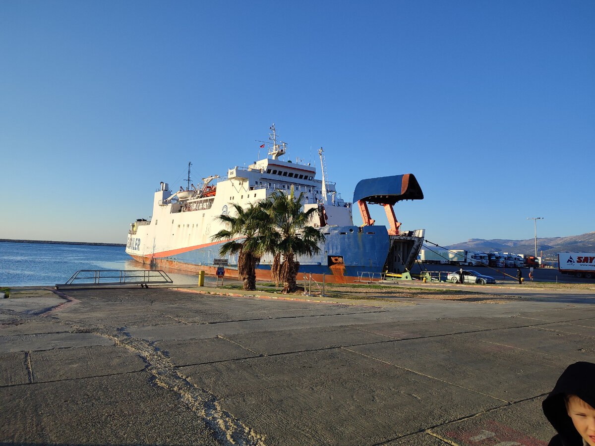 Паром "Via Mare" (Ташуджу - Гирне)