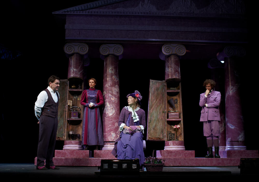 Источник фото: официальный сайт театра "Современник"