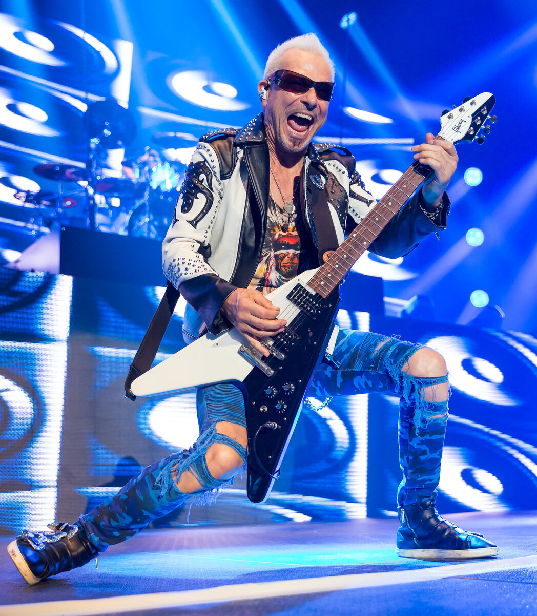 гитарист Рудольф Шенкер