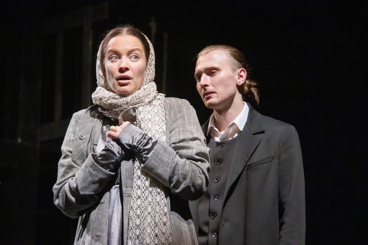 беги алиса беги театр на таганке фото. очередной театральный. очередной театральный. очередной театральный. театр театр сцена.