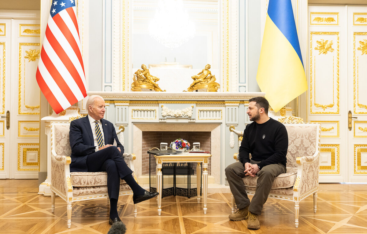    Президент США Джо Байден и президент Украины Владимир Зеленский  Ukrainian Presidential Press Office via Getty Images