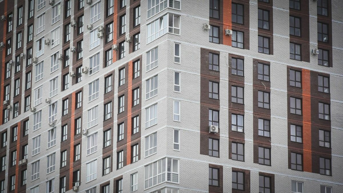     Inkazan узнал у экс-главы Гильдии риэлторов Татарстана Андрея Савельева, облегчит ли программа льготного арендного жилья для сотрудников оборонных предприятий ситуацию на рынке недвижимости в Казани.