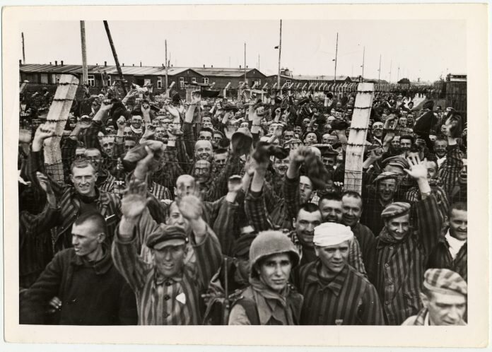 
Освобождение концлагеря Маутхаузен, 5 мая 1945 г. Источник: https://nimareja.fr/5-mai-1945-liberation-du-camp-de-concentration-de-mauthausen/