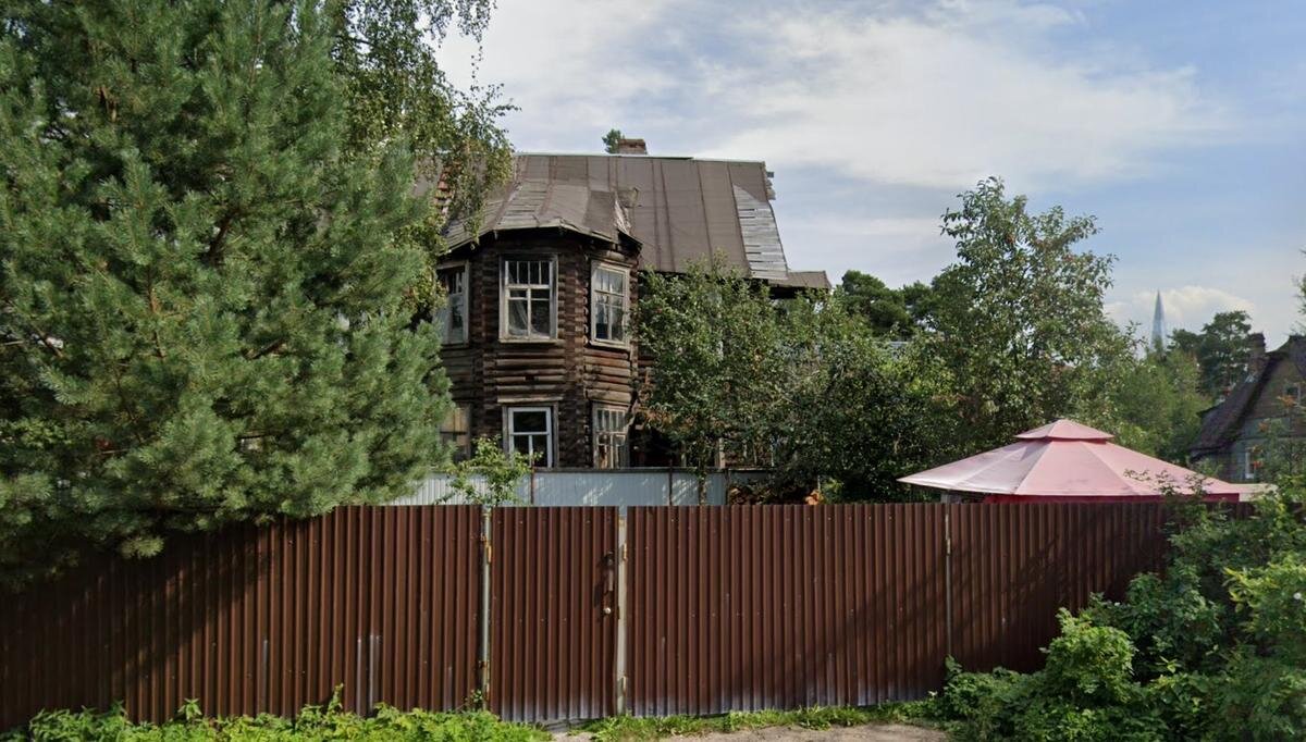 Деревянный жилой дом на Полевой улице. Август 2021 года. Скриншот: Google Maps