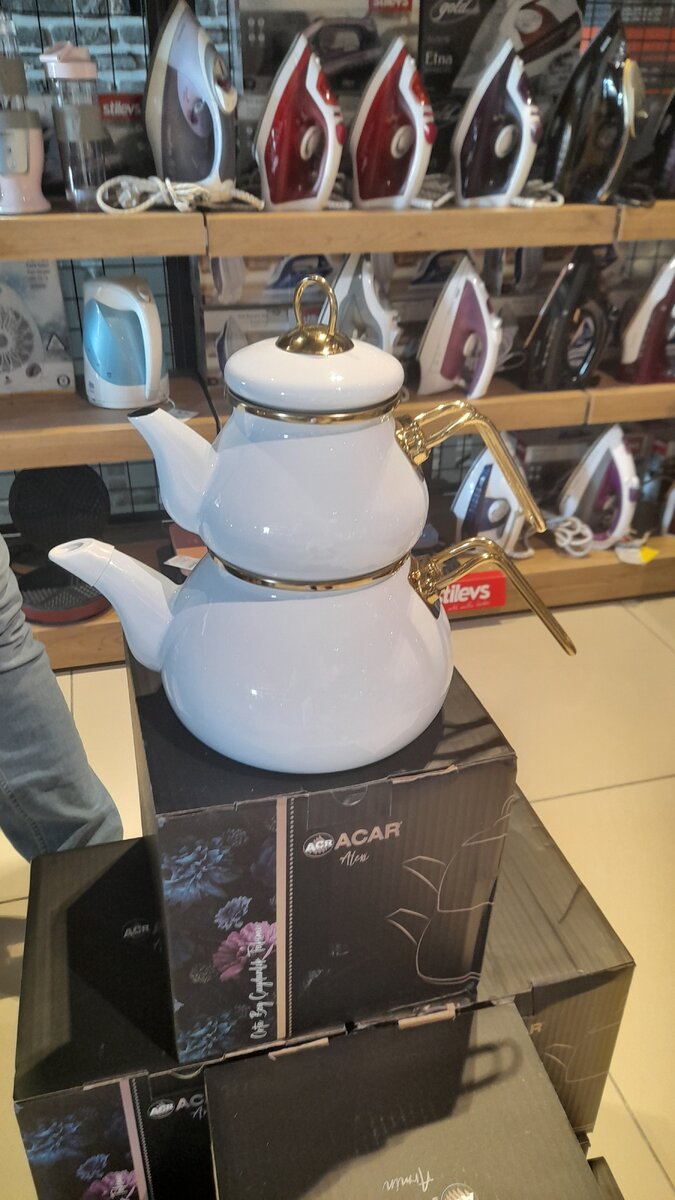 Это я маме подарила. Она ко мне недавно приезжала.