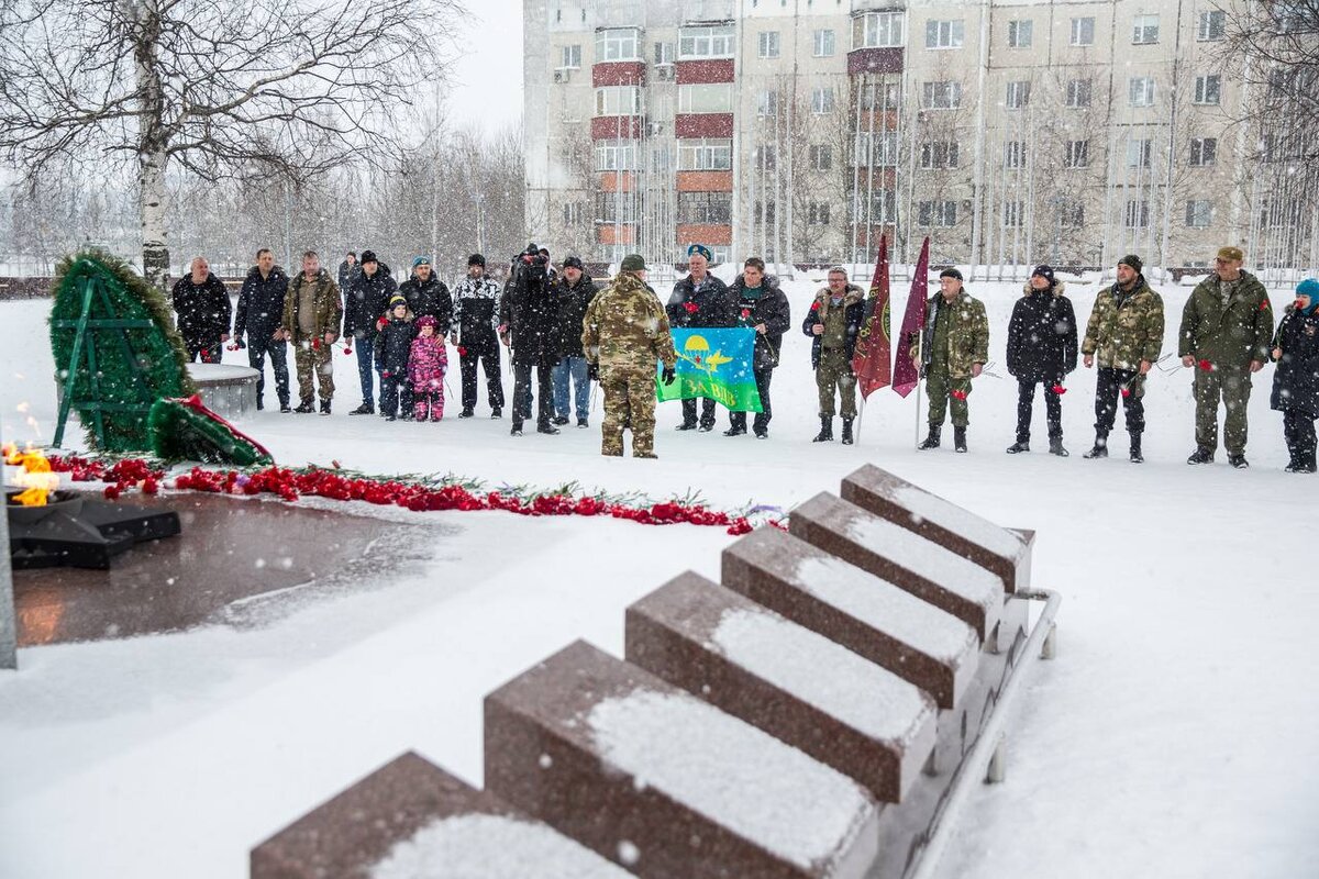    В Сургуте почтили память погибших в ходе спецоперации