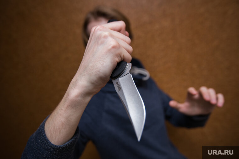    Мужчина ударил пьяного человека, который настойчиво просил зажигалку