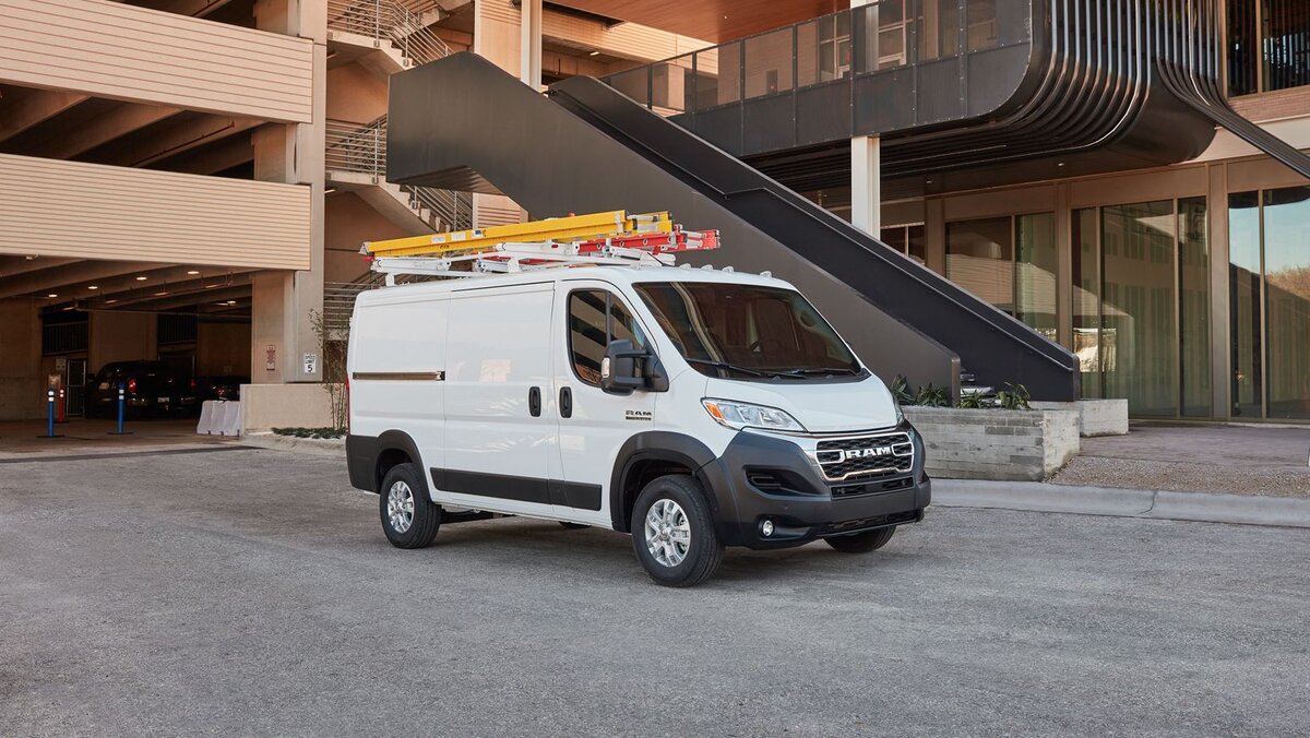 Ram Promaster (Ram выделился в отдельную марку от Dodge)