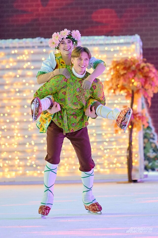    Ледовое шоу собирало гостей на площади Революции каждый вечер. Фото:  АиФ/ Андрей Бикбаев