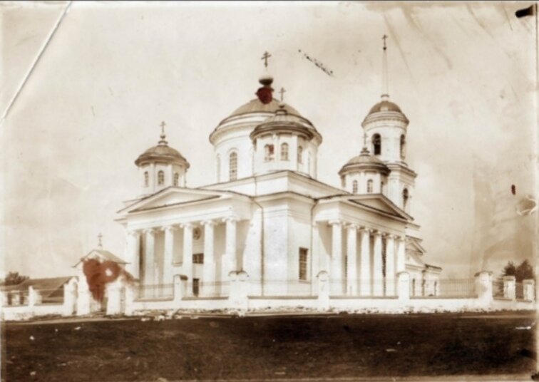 Село Козлово. Собор Введение во Храм Пресвятой Богородицы (1803-1834).