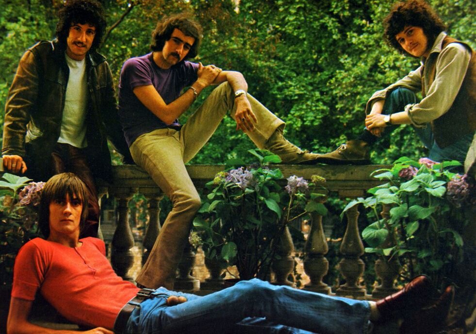 Вот первый состав: Peter Green, John McVie, Jeremy Spencer, и Mick Fleetwood in 1967 году.