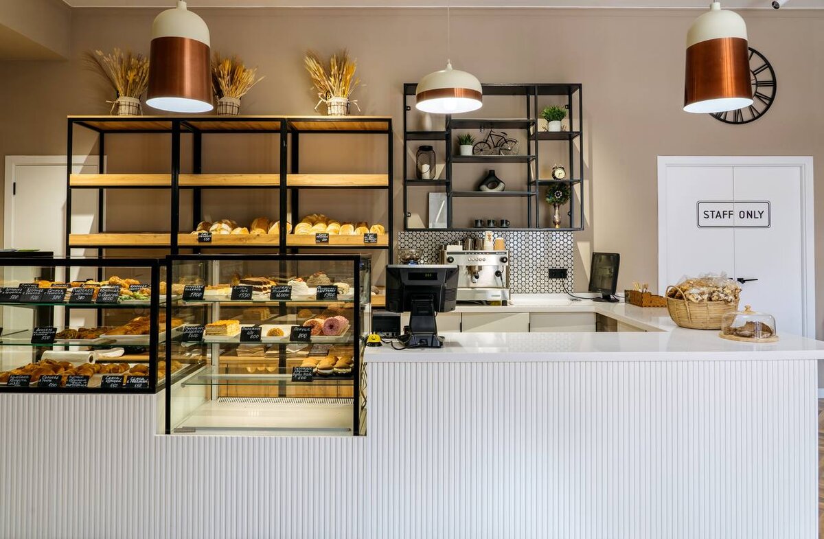 Интерьер пекарни "Брецель" в Алматы.