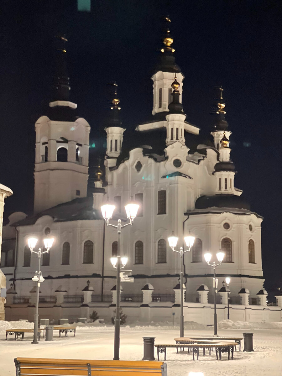 вот такая там прелестная храмовая архитектура в стиле "украинского барокко"