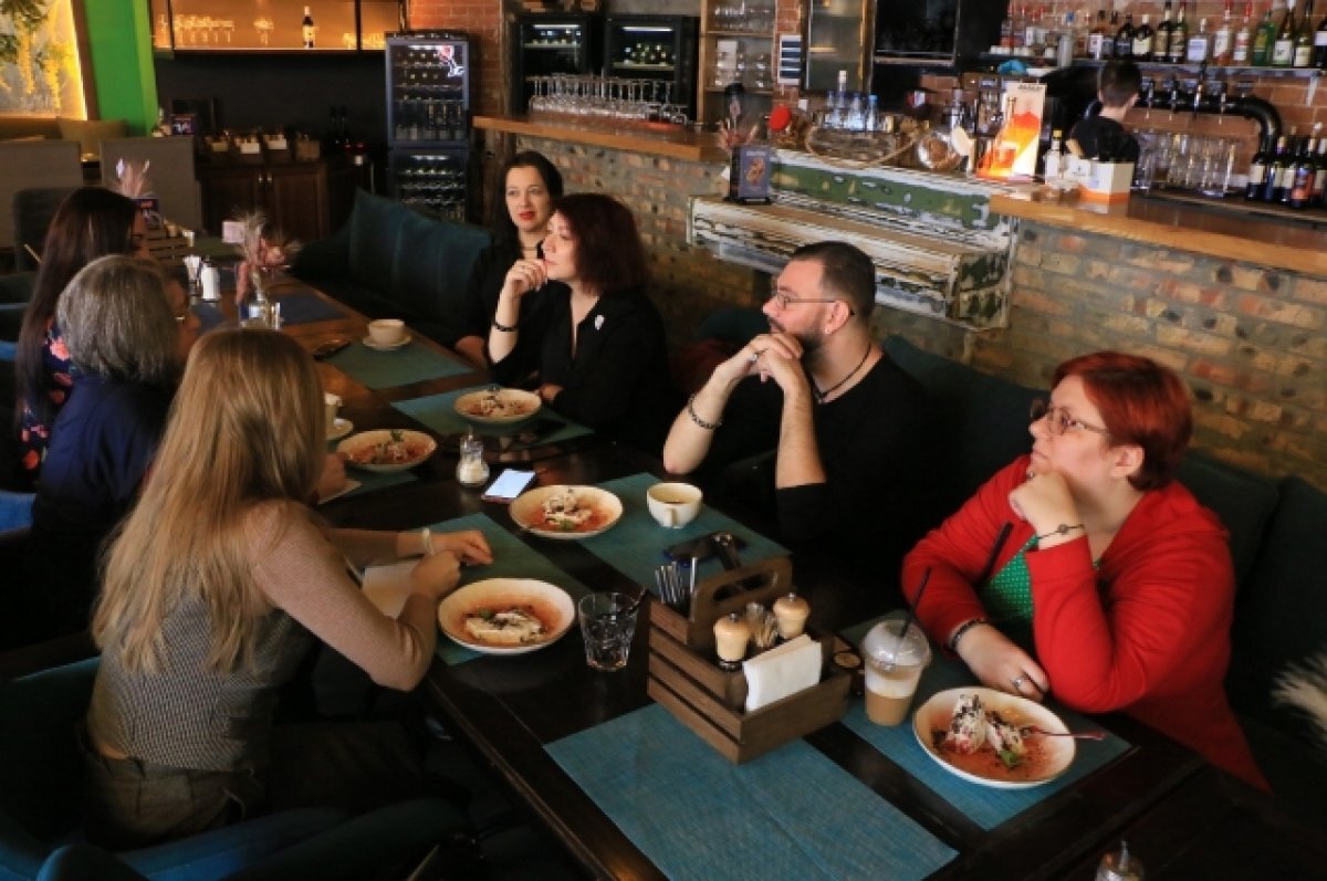    По словам организаторов проекта, мысль о совместной работе возникла случайно и реализовалась быстро.