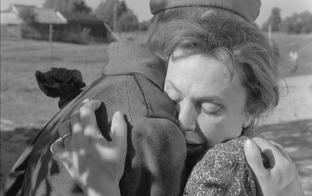 Антонина Максимова в роли Мамы Алёши Скворцова.