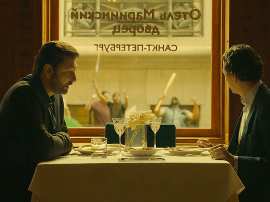     В сериале «Экстраполяция» смог от горящих лесов накрыл Петербург. Скриншот сериала