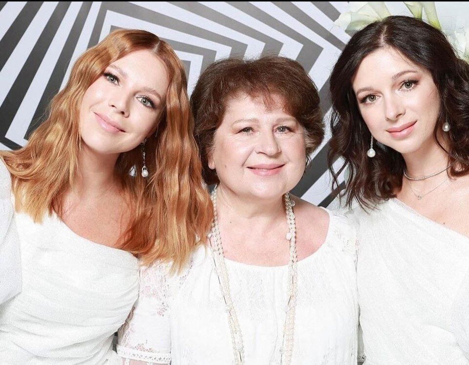     Дочери бесконечно благодарны своей маме за любовь и бесконечную поддержку. Фото: соцсети.