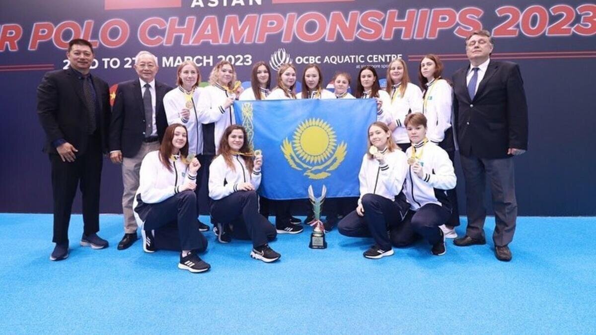    Женская сборная Казахстана по водному поло:instagram.com/aasf_official/
