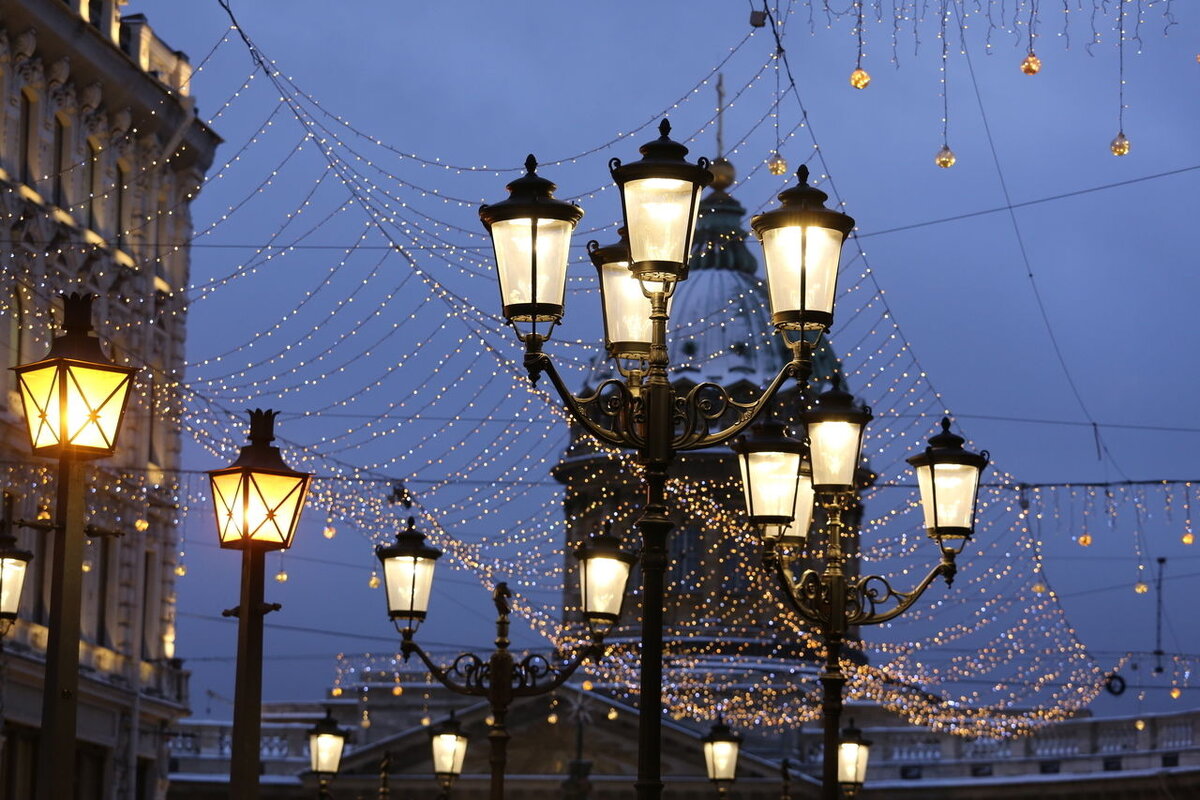 Фонари - ярко светят, но не греют...