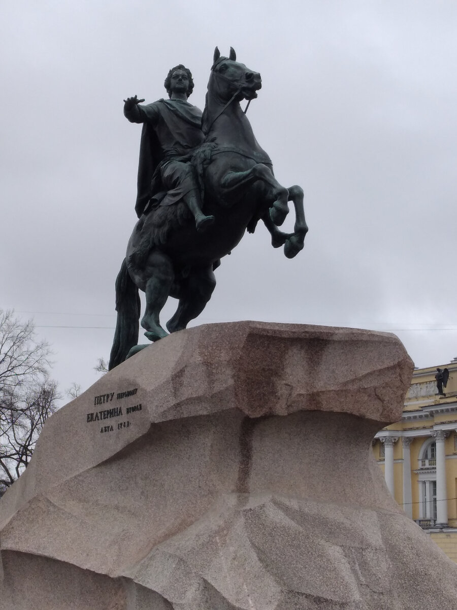 Листайте галерею