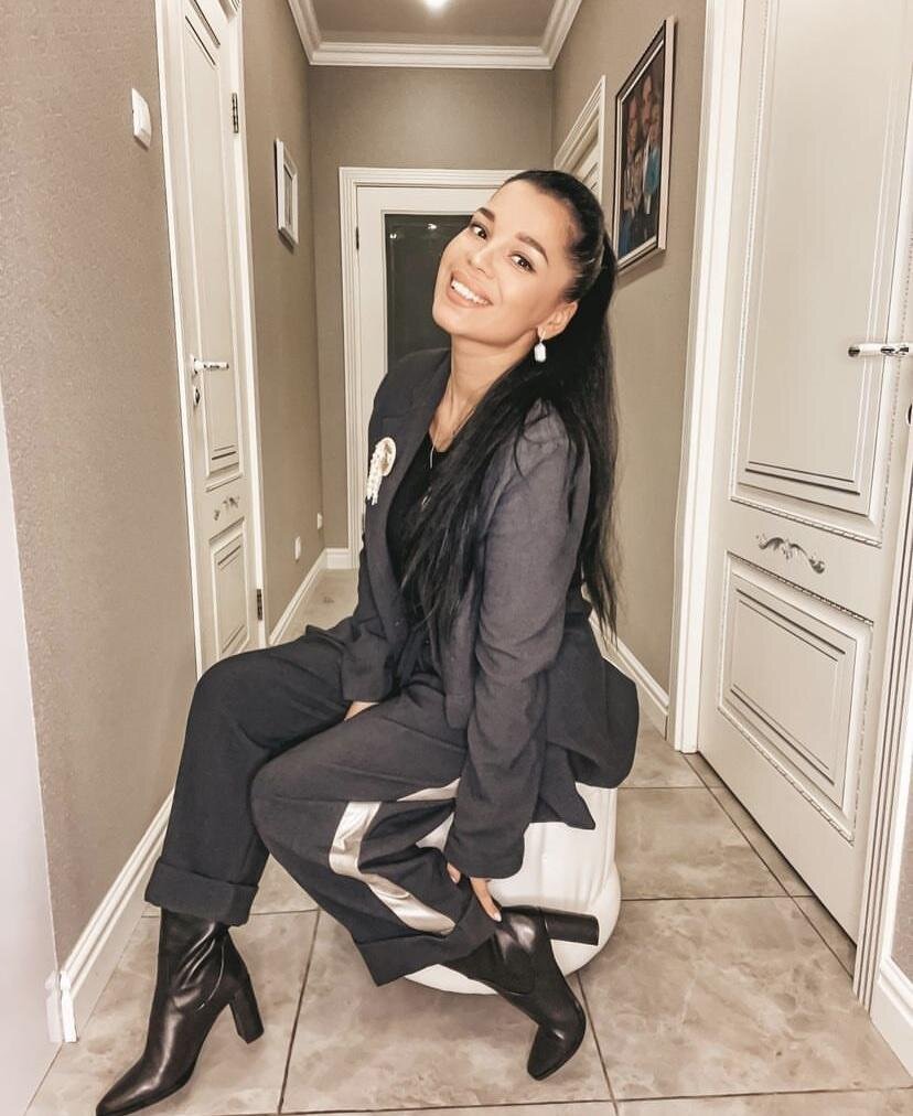    Юлия Салибекова