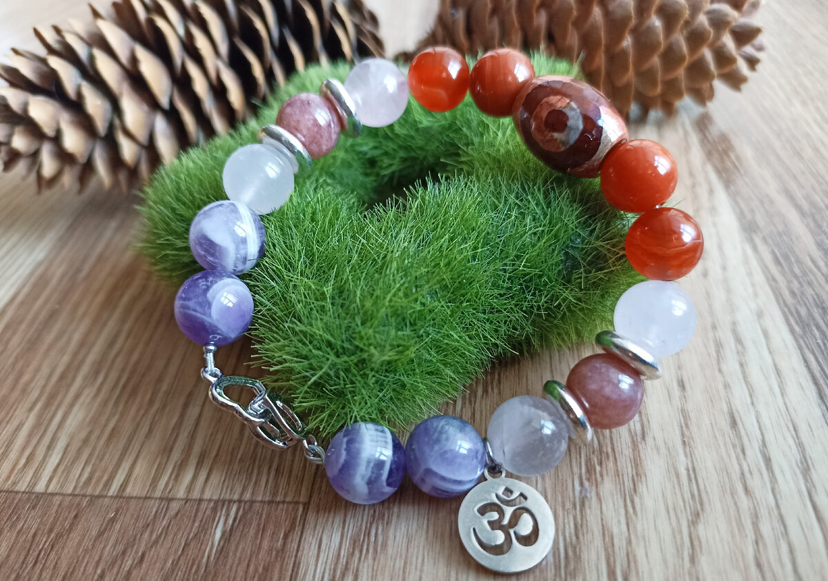 подбор камней индивидуальный, бусина Дзи - по центру