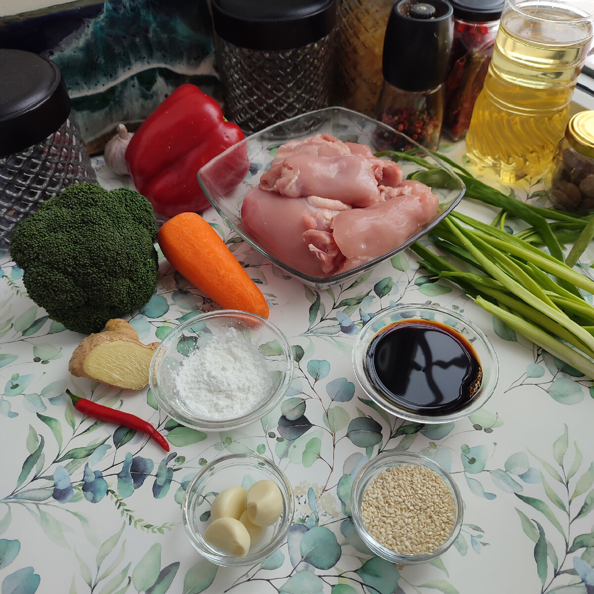 Брокколи можно заменить цветной капустой. Как видите продукты вполне доступные.