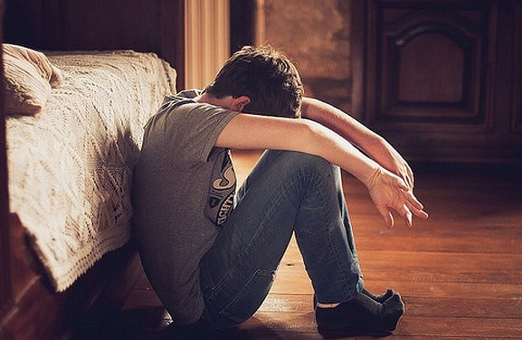 Почему она с ним. Можно ли простить измену мужчине. Девушка братишка. Книжный юмор. Объятия влюбленных.