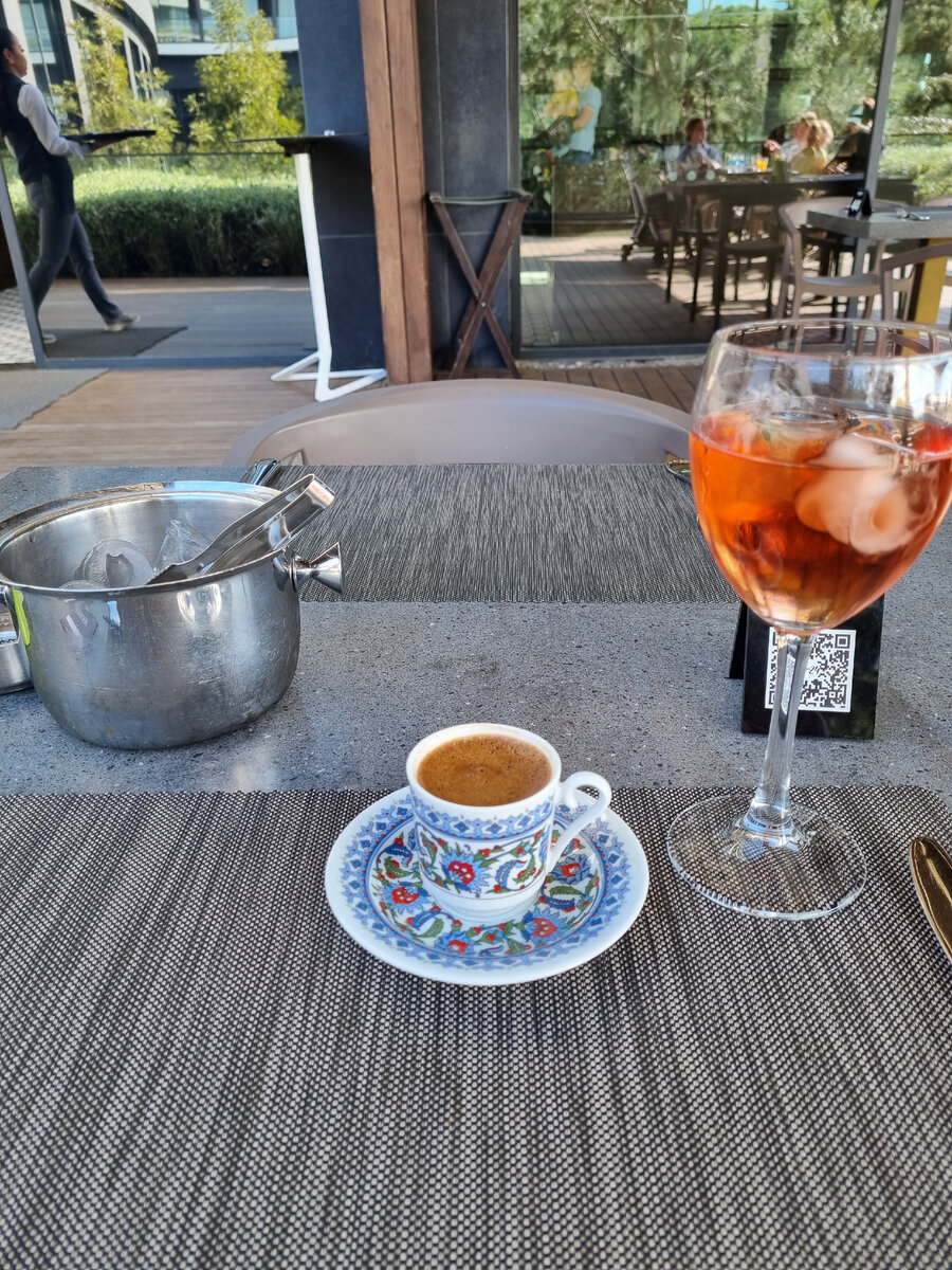 (Фото автора. В ожидании позднего обеда)