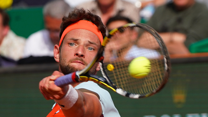   globallookpress.com Panoramic/Keystone Press Agency