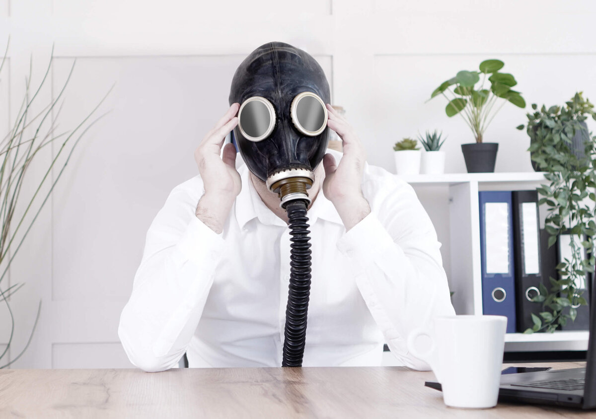 Во многих офисах и общественных зданиях концентрация CO₂ выше 1000 ppm (при норме не более 600–800 ppm). Фото: Dmytro Varavin / iStock