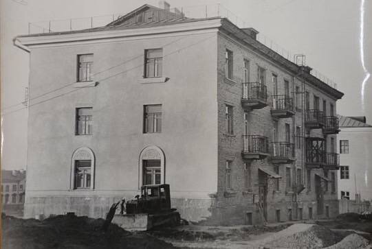 5-я Парковая улица, 30. Вид с юго-востока. Фотография начала 1950-х гг. из архива Музея районов Измайлово и Соколиная Гора. 