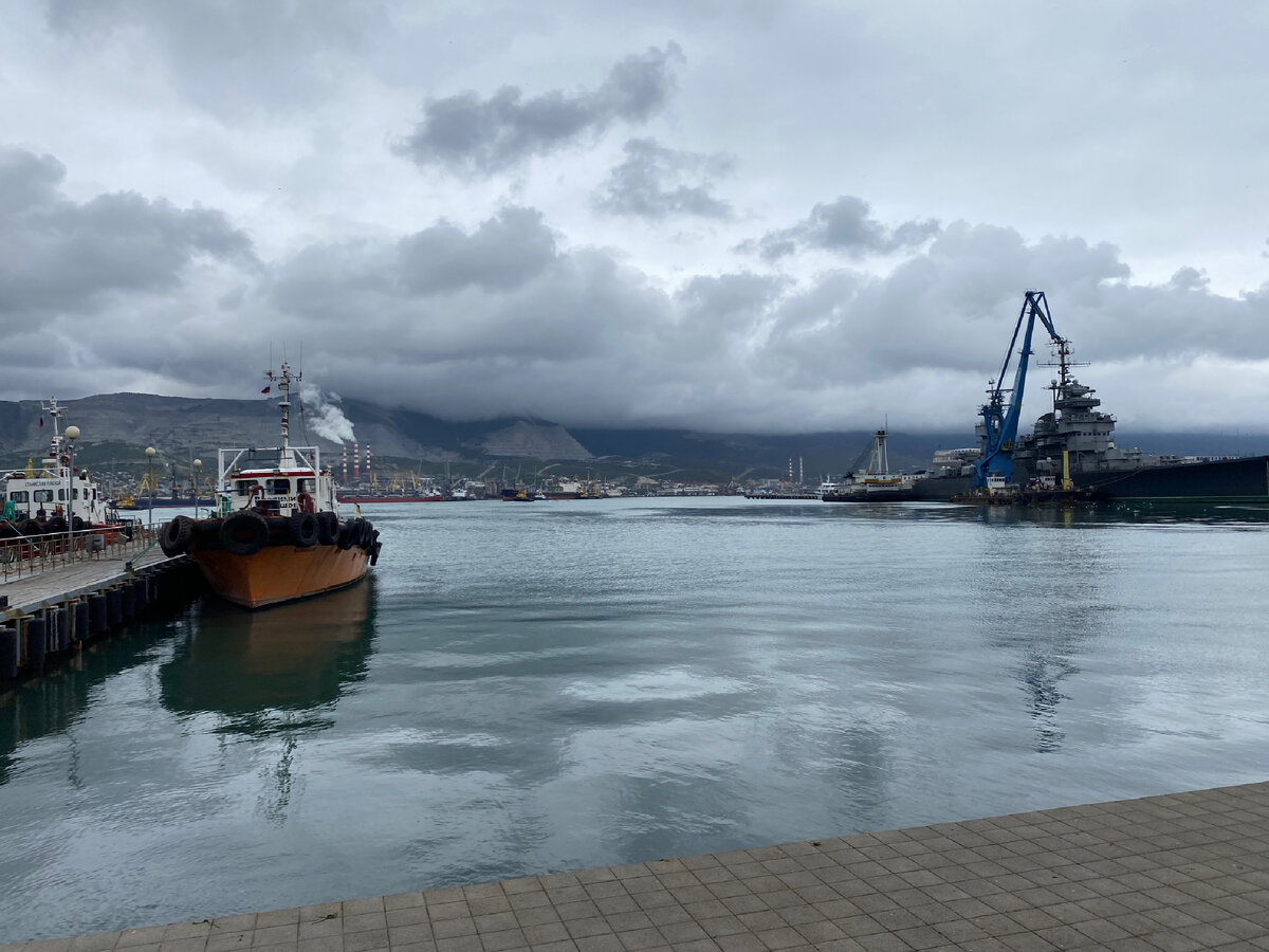 Новороссийск- это крупнейший центр цементной промышленности на юге.