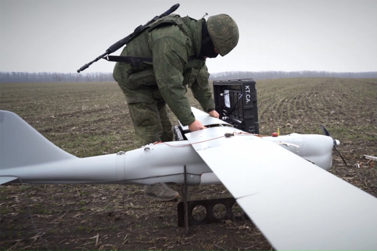 Бпла аргумент. Беспилотный летательный аппарат. Военный беспилотник. Беспилотный самолет. Управление БПЛА.