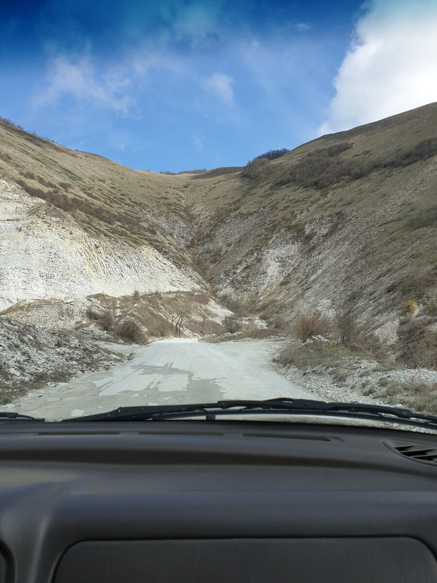 Дальше едем строго вверх