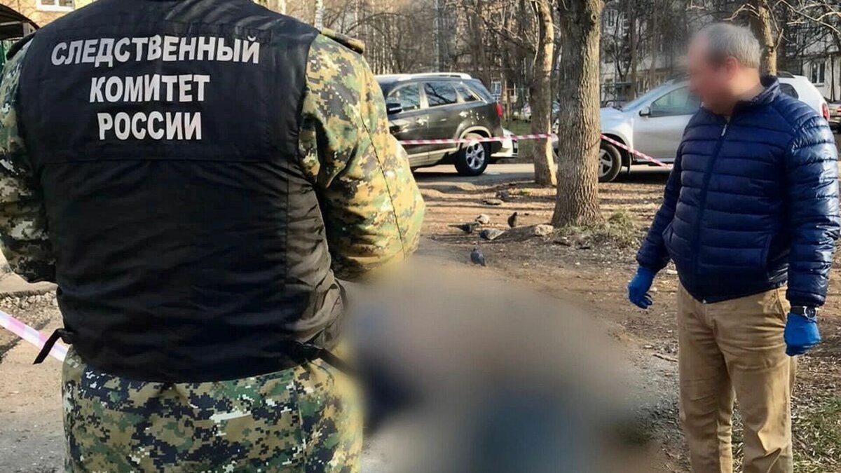     Правоохранители Ижевска по горячим следам раскрыли двойное убийство, совершенное минувшей ночью в районе Буммаша. Утром в четверг 20 апреля там были обнаружены тела двух мужчин с признаками насильственной смерти.