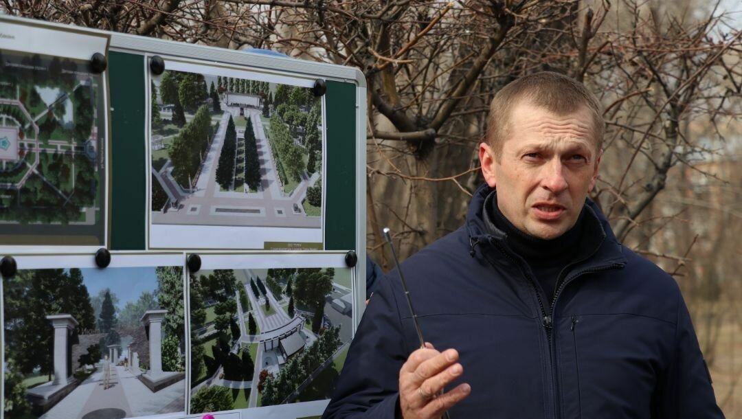     Абаканские власти хотят в ближайшие годы реконструировать парк Победы. На это нужно 200 миллионов рублей, так что чиновники запросят федеральную поддержку.