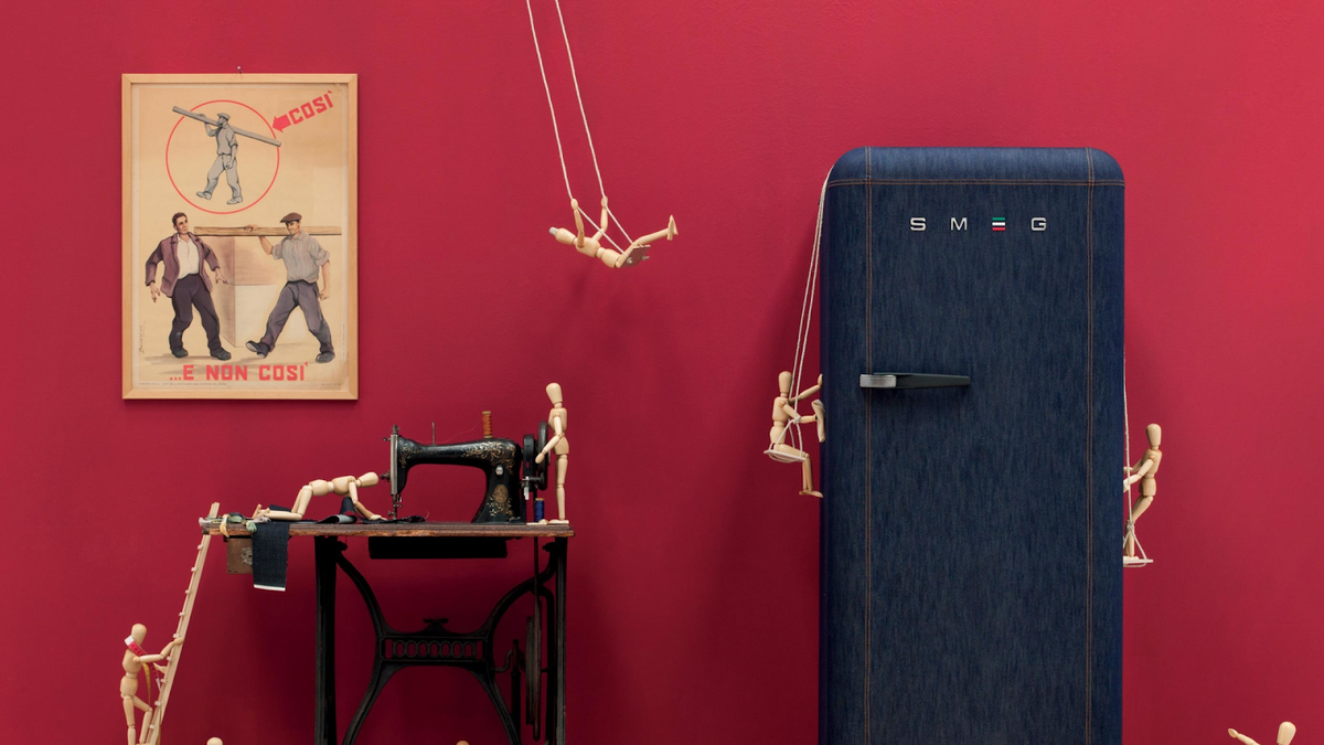 Коллаборация SMEG и Italia Independent, джинсовый холодильник FAB28