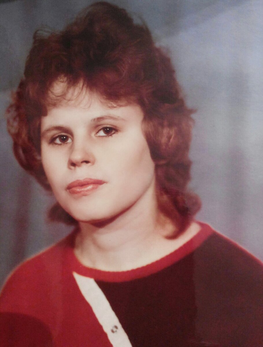 Сестра Надежда. Ушла в 43... Абсцесс головного мозга. Фото из личного архива. 