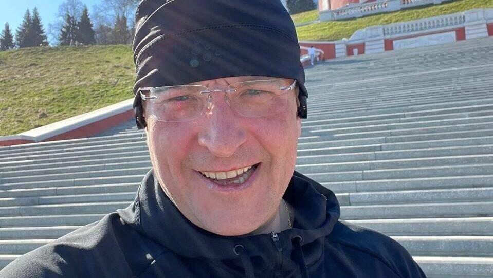     Губернатор Глеб Никитин утром 25 апреля вышел на пробежку по Волжской и Нижневолжской набережным. В ходе нее он решил подняться по Чкаловской лестнице. Об этом глава региона рассказал в своем Telegram-канале.