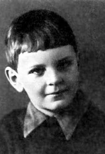 Юрий Яковлев в детстве источник: kino-teatr.ru