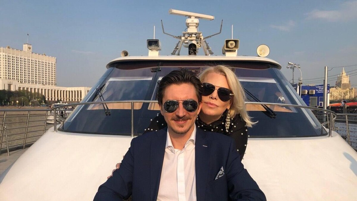    Яна Поплавская с мужем
