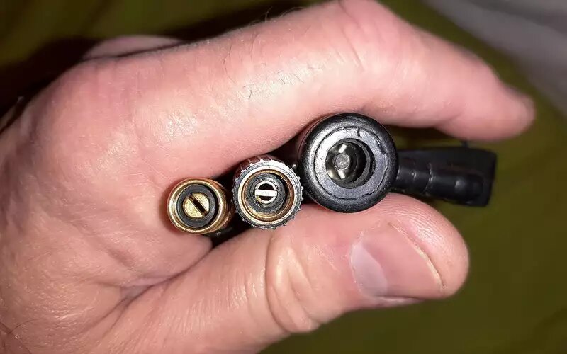 Наконечники компрессоров имеют разную ­конструкцию. Чем больше сечение, тем лучше для прохода воздуха.